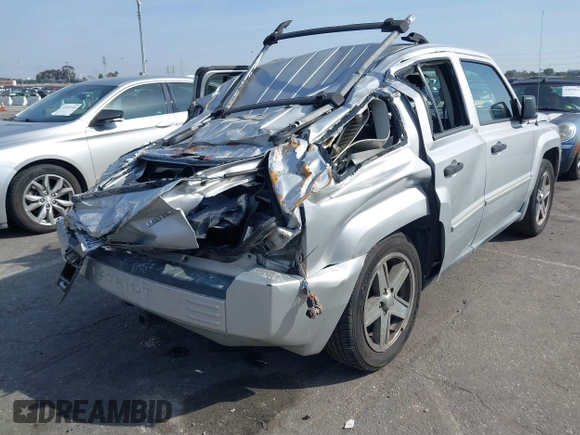 2007 Jeep Patriot Limited z VIN 1J8FF48W87D426541, wystawiony jako IAAI lot #41609156 z przebiegiem 188 199 mil mil oraz . Historia ofert i sprzedaży dostępna na DreamBid. Obrazek 4.