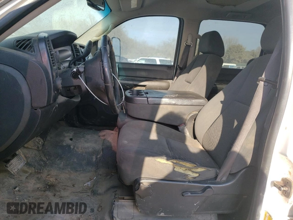2008 Chevrolet Silverado 3500HD SRW Work Truck with VIN 1GCHC33K48F100412, listed as a Copart auction lot 44030635 with 275,913 mi miles and Salvage Title. Bid and sale history available at carsss.com. Image 7.