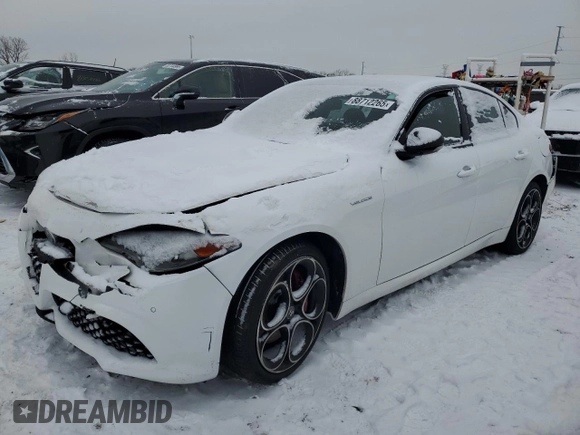 2022 Alfa Romeo Giulia Veloce z VIN ZARFANBN4N7659801, wystawiony jako Copart lot #88712265 z przebiegiem Nie podano mil oraz Czysty tytuł • Clean title. Historia ofert i sprzedaży dostępna na DreamBid. Obrazek 1.