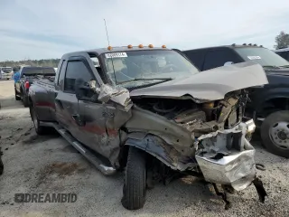 2003 Ford F-350 XL with VIN 1FTWW33F13EA05631, listed as a Copart auction lot 82089174 with 365,768 mi miles and Salvage Title. Bid and sale history available at DreamBid. Image 4.
