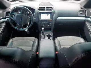 2017 Ford Explorer XLT z VIN 1FM5K8D85HGA93482, wystawiony jako Copart lot #61413425 z przebiegiem 149 014 mil mil oraz Szkoda całkowita • Salvage title. Historia ofert i sprzedaży dostępna na DreamBid. Obrazek 8.
