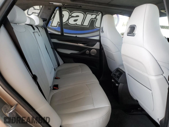 2018 BMW X5 M z VIN 5YMKT6C56J0Y83685, wystawiony jako Copart lot #55342035 z przebiegiem 56 136 mil mil oraz Szkoda całkowita • Salvage title. Historia ofert i sprzedaży dostępna na DreamBid. Obrazek 10.