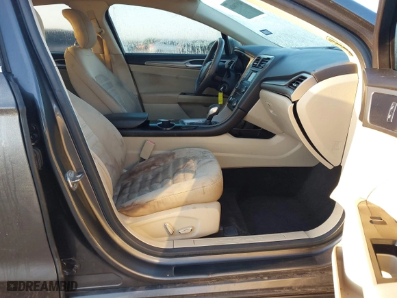 2015 Ford Fusion SE with VIN 3FA6P0H73FR171119, listed as a IAAI auction lot 41978026 with 175,398 mi miles. Bid and sale history available at carsss.com. Image 5.