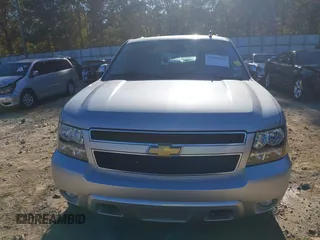 2013 Chevrolet Suburban LT with VIN 1GNSCJE03DR201530, listed as a IAAI auction lot 37988428 with 107,892 mi miles. Bid and sale history available at carsss.com. Image 12.