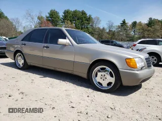 1993 Mercedes-Benz 400 z VIN WDBGA43E4PA107758, wystawiony jako Copart lot #55252815 z przebiegiem 89 659 mil mil oraz Czysty tytuł • Clean title. Historia ofert i sprzedaży dostępna na DreamBid. Obrazek 4.