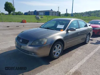 2005 Nissan Altima S z VIN 1N4AL11D05C281697, wystawiony jako IAAI lot #42220810 z przebiegiem 104 047 mil mil oraz . Historia ofert i sprzedaży dostępna na DreamBid. Obrazek 17.