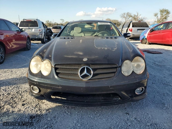 2005 Mercedes-Benz SL-Class 5.0L with VIN WDBSK75F45F101957, listed as a Copart auction lot 45028635 with 230,649 mi miles and Clean Title. Bid and sale history available at carsss.com. Image 5.
