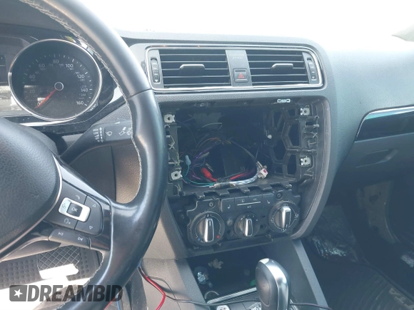 2015 Volkswagen Jetta SE с VIN 3VWD17AJ7FM414183, выставлен на аукционе IAAI как лот 41643633 с пробегом 169 145 миль миль и . История ставок и продаж доступна на DreamBid. Изображение 12.