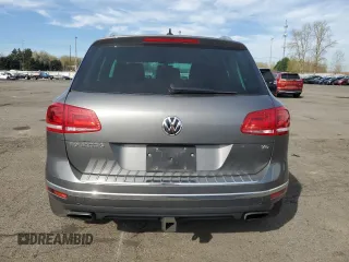 2016 Volkswagen Touareg Sport с VIN WVGEF9BPXGD007023, выставлен на аукционе Copart как лот 50760865 с пробегом 96 657 миль миль и Списание • Salvage title. История ставок и продаж доступна на DreamBid. Изображение 6.