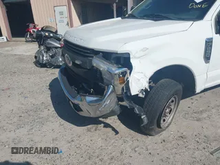 2019 Ford Super Duty F-250 SRW XL with VIN 1FT7W2A60KEC73618, listed as a IAAI auction lot 41949278 with 190,454 mi miles. Bid and sale history available at carsss.com. Image 6.