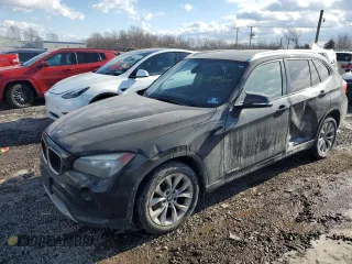 2013 BMW X1 xDrive28i z VIN WBAVL1C5XDVR87691, wystawiony jako Copart lot #42612195 z przebiegiem 136 939 mil mil oraz Szkoda całkowita • Salvage title. Historia ofert i sprzedaży dostępna na DreamBid. Obrazek 1.