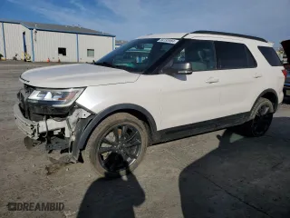 2017 Ford Explorer XLT with VIN 1FM5K8D89HGA52885, listed as a Copart auction lot 84193984 with 103,579 mi miles and Salvage Title. Bid and sale history available at carsss.com. Image 1.