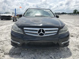 2013 Mercedes-Benz C 250 Sport z VIN WDDGF4HB0DR275207, wystawiony jako Copart lot #60808375 z przebiegiem 93 921 mil mil oraz Czysty tytuł • Clean title. Historia ofert i sprzedaży dostępna na DreamBid. Obrazek 5.