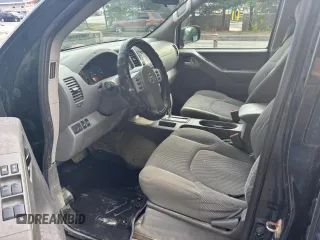 2018 Nissan Frontier Pro-4X with VIN 1N6AD0EV0JN746950, listed as a Copart auction lot 65213085 with 196,003 mi miles and Clean title. Bid and sale history available at DreamBid. Image 5.