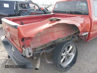 2001 Chevrolet Silverado 1500 LS with VIN 2GCEC19T111377779, listed as a IAAI auction lot 41922163 with 197,971 mi miles. Bid and sale history available at carsss.com. Image 6.