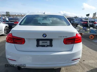 2018 BMW 3 Series 320i with VIN WBA8A9C54JAH12017, listed as a IAAI auction lot 41921292 with 49,267 mi miles. Bid and sale history available at carsss.com. Image 16.