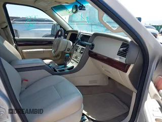 2004 Lincoln Aviator Luxury z VIN 5LMEU68H44ZJ37279, wystawiony jako IAAI lot #42079143 z przebiegiem 111 031 mil mil oraz . Historia ofert i sprzedaży dostępna na DreamBid. Obrazek 5.