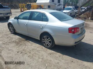 2006 Volkswagen Jetta 2.5L z VIN 3VWRF71K76M707615, wystawiony jako IAAI lot #42070579 z przebiegiem 180 873 mil mil oraz . Historia ofert i sprzedaży dostępna na DreamBid. Obrazek 3.