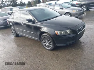 2007 Volvo S40 2.5L Turbo with VIN YV1MH682272279463, listed as a IAAI auction lot 41623647 with 146,722 mi miles. Bid and sale history available at carsss.com. Image 1.