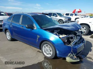 2008 Ford Focus SE with VIN 1FAHP35N08W197111, listed as a IAAI auction lot 42072726 with 109,587 mi miles. Bid and sale history available at carsss.com. Image 1.