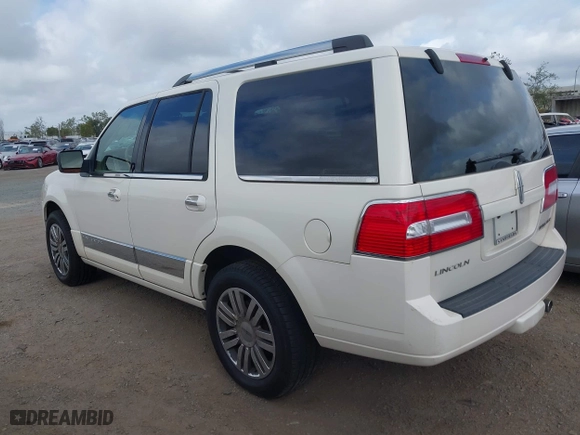 2007 Lincoln Navigator with VIN 5LMFU28597LJ12405, listed as a IAAI auction lot 41911651 with 168,416 mi miles. Bid and sale history available at carsss.com. Image 3.