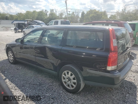 2002 Volvo V70 with VIN YV1SW61R621196346, listed as a Copart auction lot 70425794 with 0 mi miles and Salvage Title. Bid and sale history available at carsss.com. Image 2.