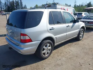 2002 Mercedes-Benz M-Class with VIN 4JGAB75E22A364537, listed as a IAAI auction lot 42119184 with 222,372 mi miles. Bid and sale history available at carsss.com. Image 4.