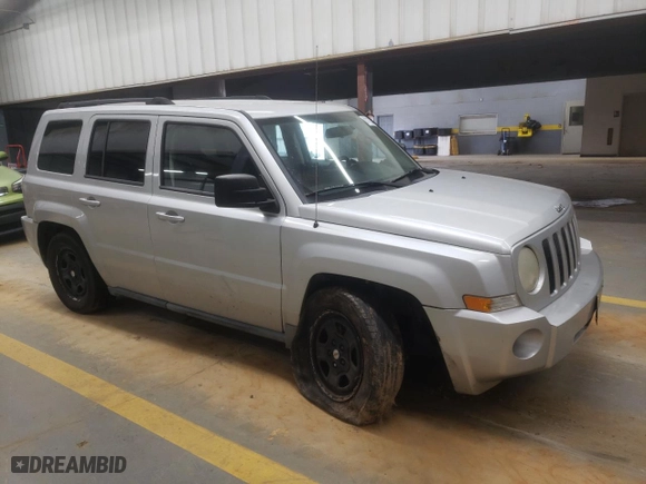 2010 Jeep Patriot Sport with VIN 1J4NT2GA7AD519672, listed as a Copart auction lot 81112234 with 237,483 mi miles and Clean Title. Bid and sale history available at carsss.com. Image 4.
