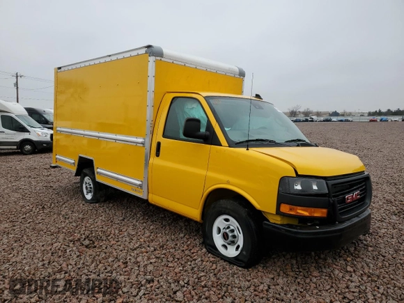 2024 GMC Savana z VIN 1GD07RFP4R1176136, wystawiony jako Copart lot #47645825 z przebiegiem Nie podano mil oraz Szkoda całkowita • Salvage title. Historia ofert i sprzedaży dostępna na DreamBid. Obrazek 4.