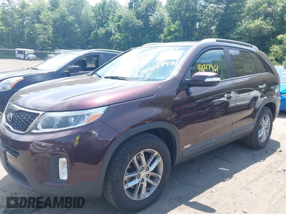 2014 Kia Sorento LX with VIN 5XYKTDA72EG537585, listed as a IAAI auction lot 42647961 with 98,138 mi miles and . Bid and sale history available at DreamBid. Image 2.