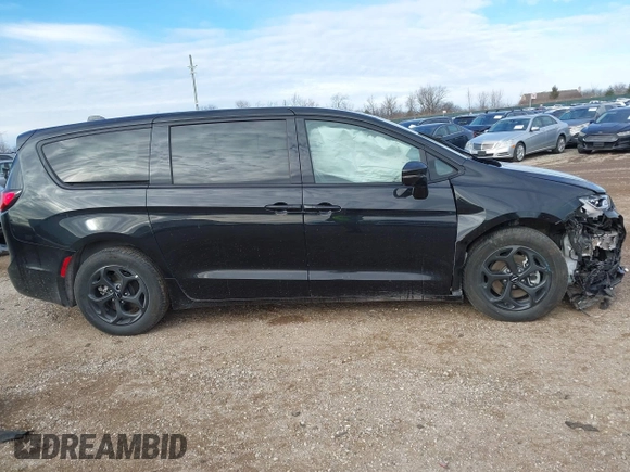 2022 Chrysler Pacifica Hybrid Limited with VIN 2C4RC1S76NR147838, listed as a IAAI auction lot 41436191 with 44,279 mi miles and . Bid and sale history available at DreamBid. Image 13.