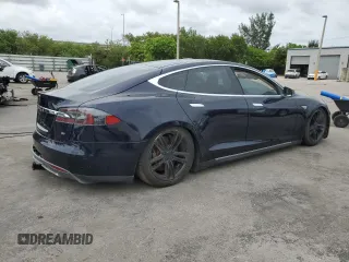 2014 Tesla Model S 60 with VIN 5YJSA1H16EFP51363, listed as a Copart auction lot 59960075 with 106,338 mi miles and Clean title. Bid and sale history available at DreamBid. Image 3.