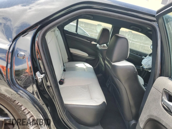 2019 Chrysler 300 with VIN 2C3CCABG8KH508305, listed as a Copart auction lot 53544525 with 112,800 mi miles and Non Repairable. Bid and sale history available at carsss.com. Image 10.