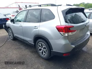 2020 Subaru Forester Premium z VIN JF2SKAJC1LH457523, wystawiony jako IAAI lot #42304635 z przebiegiem 30 390 mil mil oraz . Historia ofert i sprzedaży dostępna na DreamBid. Obrazek 3.