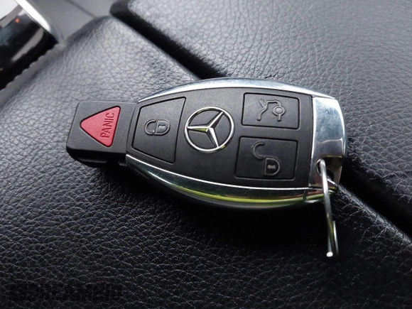 2016 Mercedes-Benz GLE 450 AMG z VIN 4JGED6EB5GA020820, wystawiony jako IAAI lot #41853120 z przebiegiem 61 943 mil mil oraz . Historia ofert i sprzedaży dostępna na DreamBid. Obrazek 11.