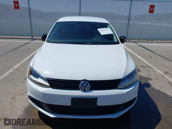 2014 Volkswagen Jetta S z VIN 3VW2K7AJ4EM415553, wystawiony jako IAAI lot #41971067 z przebiegiem 143 235 mil mil oraz . Historia ofert i sprzedaży dostępna na DreamBid. Obrazek 6.