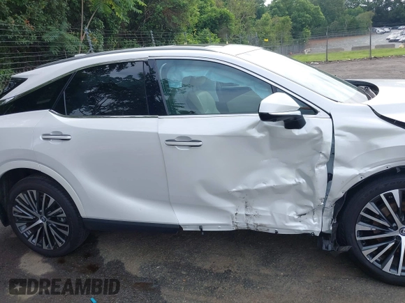 2024 Lexus RX 350 with VIN 2T2BAMCA6RC069209, listed as a IAAI auction lot 42492916 with 9,748 mi miles and . Bid and sale history available at DreamBid. Image 14.