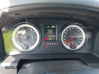 2018 Ram 1500 Tradesman с VIN 3C6JR7AGXJG210530, выставлен на аукционе IAAI как лот 42522902 с пробегом 83 546 миль миль и . История ставок и продаж доступна на DreamBid. Изображение 7.