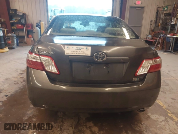 2007 Toyota Camry z VIN JTNBB46K573017707, wystawiony jako IAAI lot #42230423 z przebiegiem 140 843 mil mil oraz . Historia ofert i sprzedaży dostępna na DreamBid. Obrazek 16.