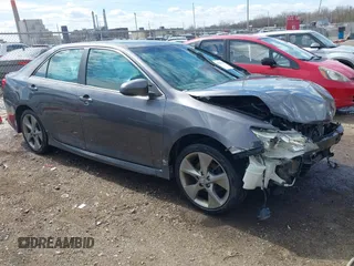 2014 Toyota Camry L with VIN 4T1BF1FK1EU370455, listed as a IAAI auction lot 41887561 with 203,798 mi miles. Bid and sale history available at carsss.com. Image 1.