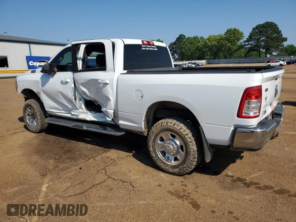 2021 Ram 2500 Big Horn z VIN 3C6UR5DL2MG627980, wystawiony jako Copart lot #51838145 z przebiegiem 130 024 mil mil oraz Szkoda całkowita • Salvage title. Historia ofert i sprzedaży dostępna na DreamBid. Obrazek 2.