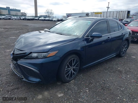 2021 Toyota Camry SE Nightshade with VIN 4T1G11AK3MU567671, listed as a IAAI auction lot 41733278 with 38,749 mi miles. Bid and sale history available at carsss.com. Image 2.