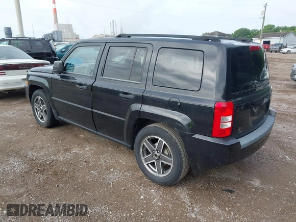 2008 Jeep Patriot Sport z VIN 1J8FT28W18D732298, wystawiony jako IAAI lot #42541347 z przebiegiem 121 615 mil mil oraz . Historia ofert i sprzedaży dostępna na DreamBid. Obrazek 3.