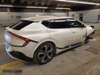 2022 Kia EV6 GT-Line with VIN KNDC4DLC5N5067119, listed as a Copart auction lot 77870564 with 39,431 mi miles and Salvage Title. Bid and sale history available at carsss.com. Image 3.