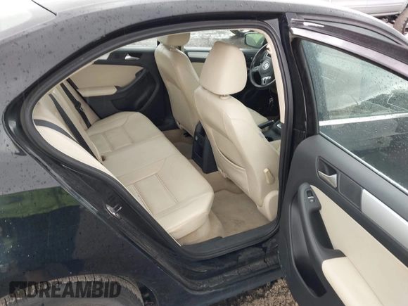 2013 Volkswagen Jetta SE z VIN 3VWDP7AJXDM289031, wystawiony jako IAAI lot #42325596 z przebiegiem 157 774 mil mil oraz . Historia ofert i sprzedaży dostępna na DreamBid. Obrazek 8.