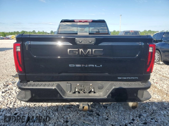 2024 GMC Sierra 3500HD Denali z VIN 1GT49WEY1RF223604, wystawiony jako Copart lot #58241485 z przebiegiem 9484 mil mil oraz Szkody całkowita. Historia ofert i sprzedaży dostępna na DreamBid. Obrazek 6.