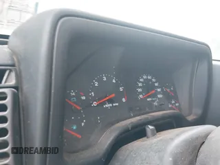 2004 Jeep Wrangler Sport z VIN 1J4FA49S94P792689, wystawiony jako IAAI lot #42394196 z przebiegiem Nie podano mil oraz . Historia ofert i sprzedaży dostępna na DreamBid. Obrazek 7.
