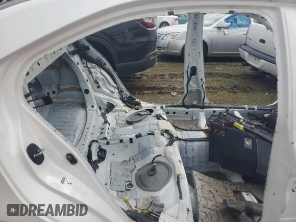 2014 Lexus IS 350 z VIN JTHBE1D27E5007855, wystawiony jako Copart lot #46287655 z przebiegiem Nie podano mil oraz Nie do naprawy • Non repairable. Historia ofert i sprzedaży dostępna na DreamBid. Obrazek 10.