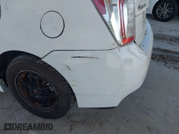 2014 Toyota Prius Four with VIN JTDKN3DU7E0376226, listed as a IAAI auction lot 42066143 with Not Provided miles. Bid and sale history available at carsss.com. Image 6.