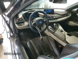 2016 BMW i8 z VIN WBY2Z2C55GV676201, wystawiony jako Copart lot #67888374 z przebiegiem 59 010 mil mil oraz Szkoda całkowita • Salvage title. Historia ofert i sprzedaży dostępna na DreamBid. Obrazek 8.